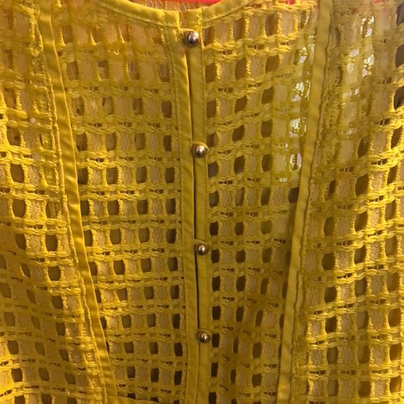 Chartreuse blouse - Picture 3 of 4